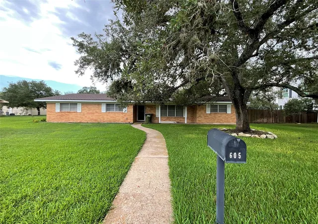 4th image of 605 3Rd St, Cuero, TX 77954 | MLS# 44284361