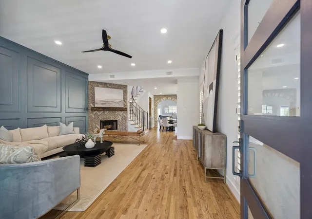 Photo 4 of Single family home for sale at 413 W 21st Street, Houston, TX 77008 | MLS# 87493127 | Listing updated on 2026-09-19