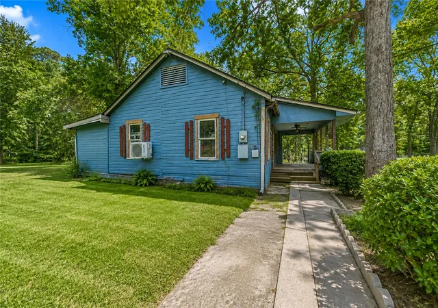 1st image of 19426 Trail Oak Dr, Conroe, TX 77302 | MLS# 90659931