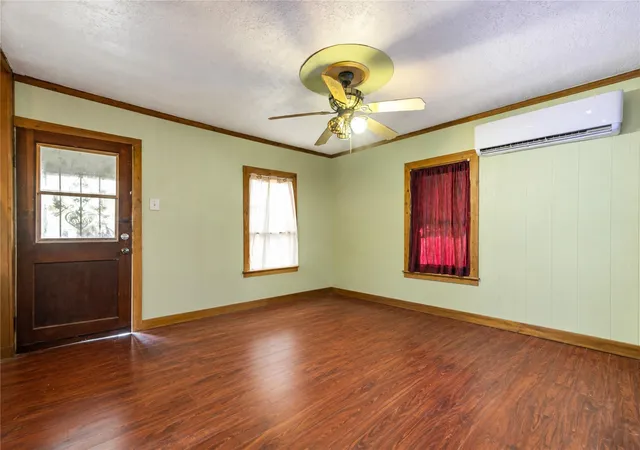 4th image of 19426 Trail Oak Dr, Conroe, TX 77302 | MLS# 90659931