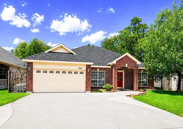 Photo 1 of Sale Pending at 540 Springwood Dr, Conroe, TX 77385 | MLS# 66006179 | Listing updated on 2026-09-02