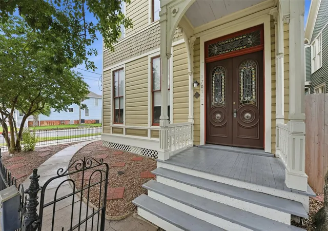2nd image of 1701 Ball, Galveston, TX 77550 | MLS# 49323048