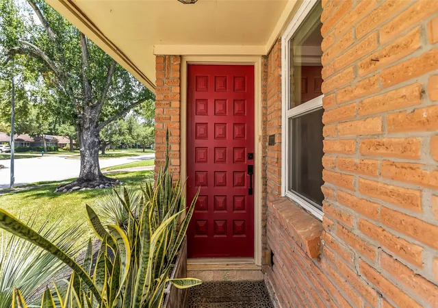 Photo 2 of Single family home for sale at 4417 Willowbend Blvd, Houston, TX 77035 | MLS# 33143829 | Listing updated on 2026-09-13