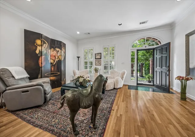 3rd image of 3384 Maroneal St, Houston, TX 77025 | MLS# 67837437