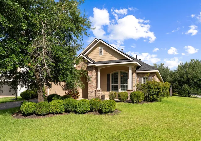 Photo 2 of Single family home for sale at 15 Tillamook Ct, Spring, TX 77389 | MLS# 22800379 | Listing updated on 2026-09-04