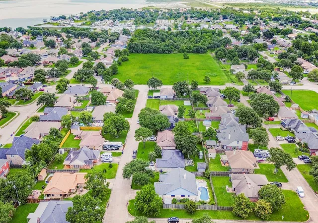 2nd image of 2525 40th Ave N, Texas City, TX 77590 | MLS# 12309102