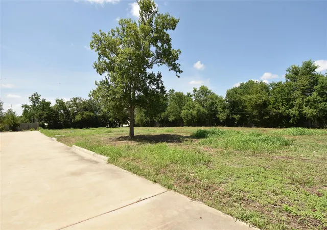 Photo 3 of Land for sale at 104 Devi Ln, Pearland, TX 77584 | MLS# 31554208 | Listing updated on 2026-09-02