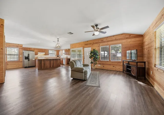 3rd image of 9470 Lake Forest Cir, Brenham, TX 77833 | MLS# 24325221