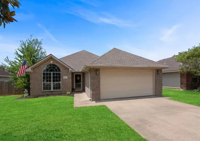 Photo 3 of Single family home for sale at 115 Lonesome Dove Dr, Navasota, TX 77868 | MLS# 53834659 | Listing updated on 2026-08-28
