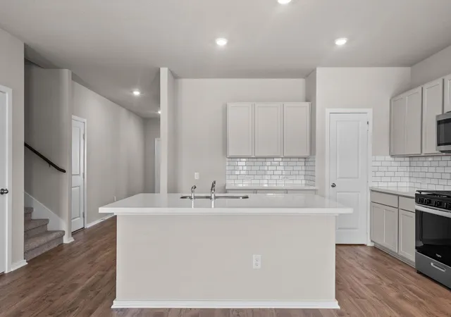 Photo 3 of Single family home for sale at 6726 Pebble Blf Ct, Cove, TX 77523 | MLS# 33865076 | Listing updated on 2026-09-18