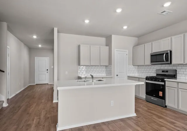 Photo 3 of Single family home for sale at 6726 Pebble Blf Ct, Cove, TX 77523 | MLS# 33865076 | Listing updated on 2026-09-18