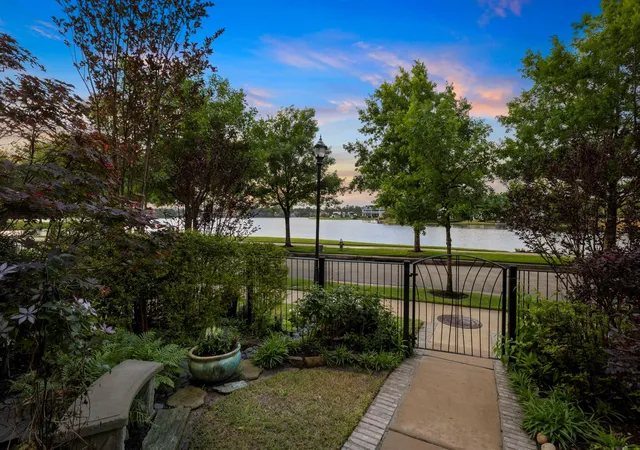 3rd image of 262 Breezy Wy, Spring, TX 77380 | MLS# 51457115