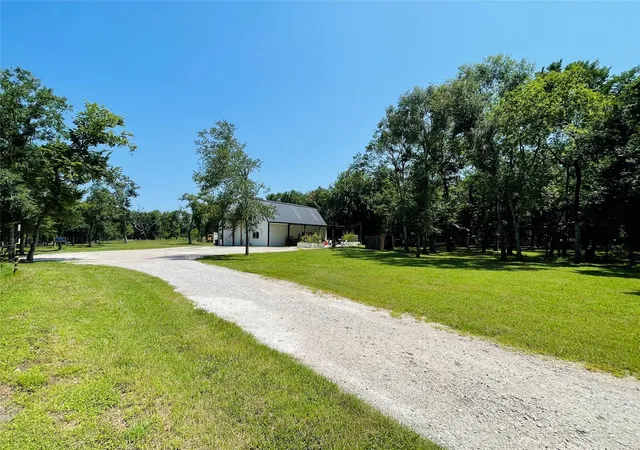 2nd image of 416 County Rd, Angleton, TX 77515 | MLS# 47786515