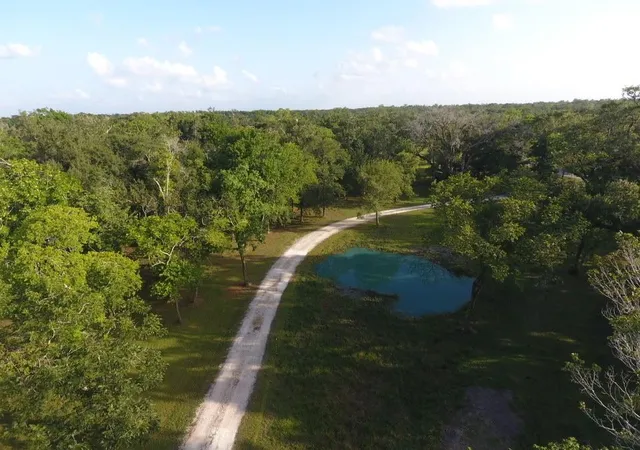 33rd image of 416 County Rd, Angleton, TX 77515 | MLS# 47786515