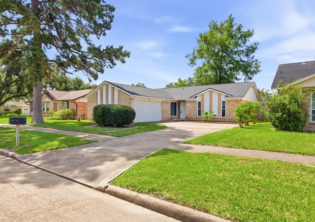 Photo 1 of Single family home for sale at 16507 Cairngorm Dr, Houston, TX 77084 | MLS# 3652105 | Listing updated on 2026-10-12