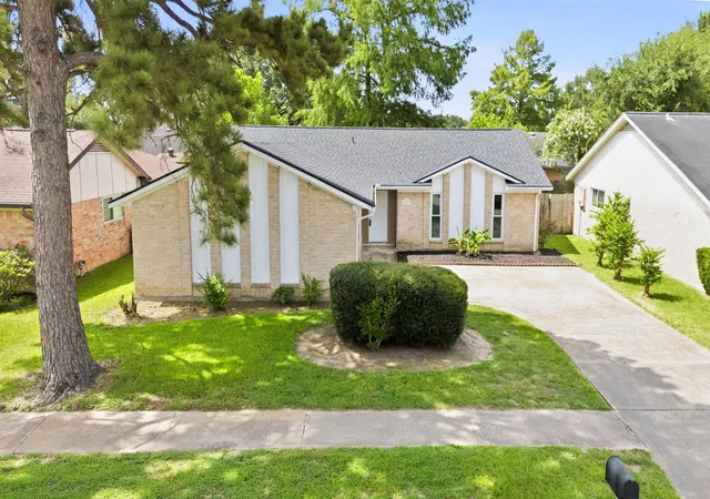Photo 3 of Single family home for sale at 16507 Cairngorm Dr, Houston, TX 77084 | MLS# 3652105 | Listing updated on 2026-10-12