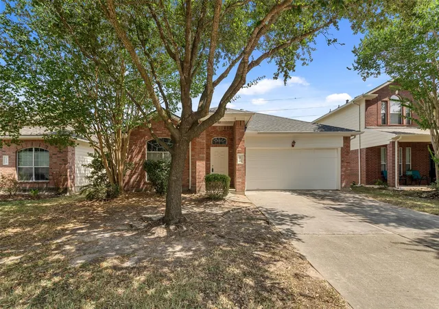Photo 2 of Single family home for sale at 6534 Bella Noche Dr, Spring, TX 77379 | MLS# 37898113 | Listing updated on 2026-09-18