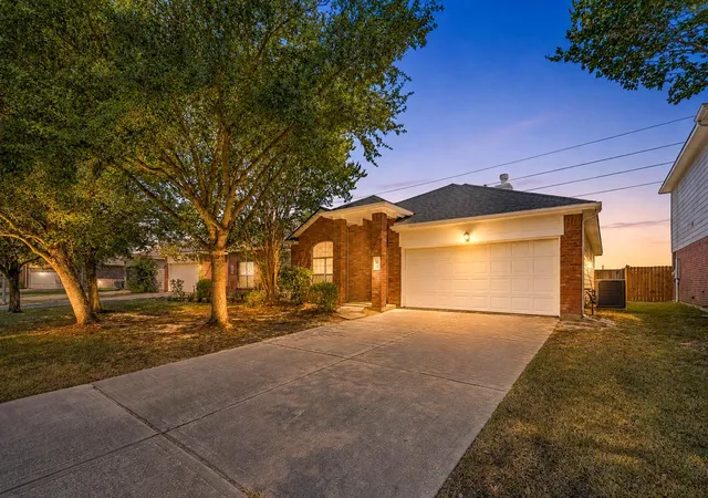 Photo 3 of Single family home for sale at 6534 Bella Noche Dr, Spring, TX 77379 | MLS# 37898113 | Listing updated on 2026-09-18