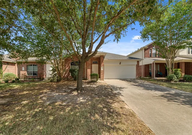 Photo 3 of Single family home for sale at 6534 Bella Noche Dr, Spring, TX 77379 | MLS# 37898113 | Listing updated on 2026-09-18