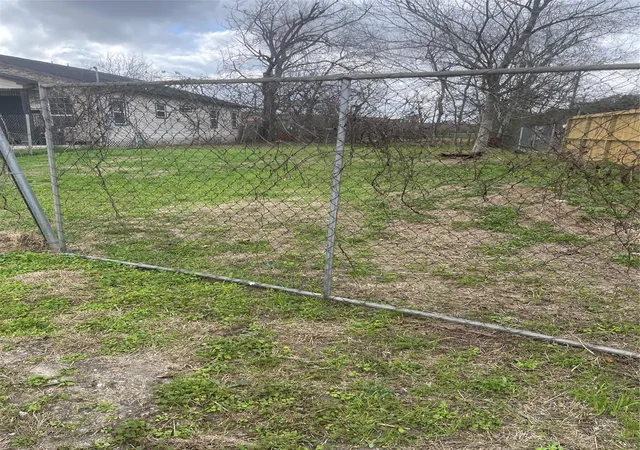 1st image of 0 Kirk St, Houston, TX 77026 | MLS# 11714220