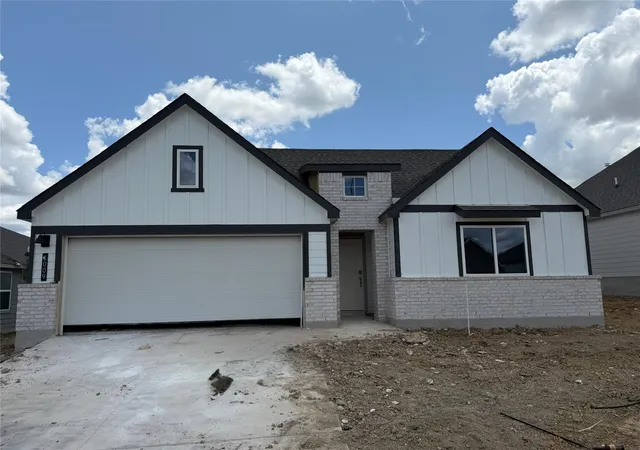 2nd image of 1009 Legrand St, Brenham, TX 77833 | MLS# 17805002