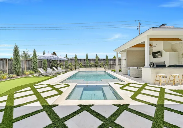 1st image of 1919 Silver Point Ct, Friendswood, TX 77546 | MLS# 27148066