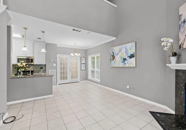 2nd image of 2212 Hopkins St #2212, Houston, TX 77006 | MLS# 83775201