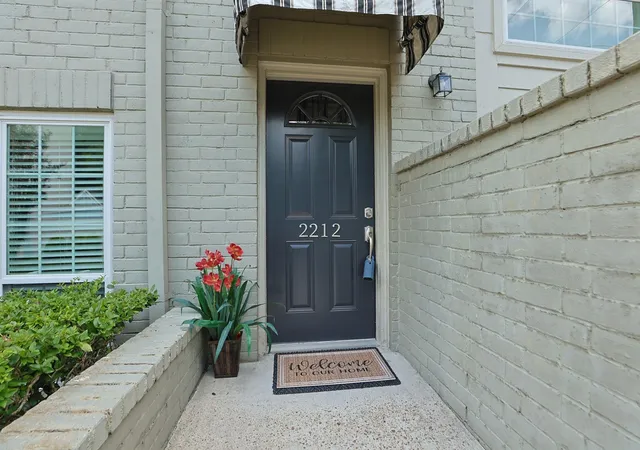 2nd image of 2212 Hopkins St, Houston, TX 77006