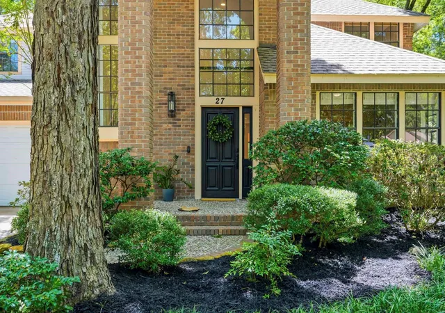 Photo 2 of Single family home for sale at 27 Sky Ter Pl, Spring, TX 77381 | MLS# 59856586 | Listing updated on 2026-08-23