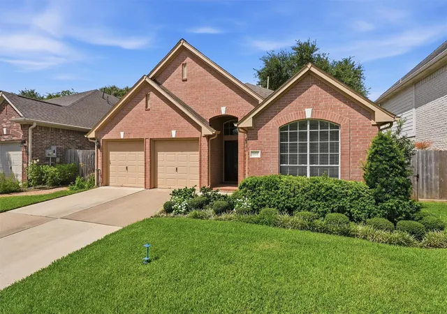 1st image of 603 Avery Dr, Sugar Land, TX 77479 | MLS# 44030589