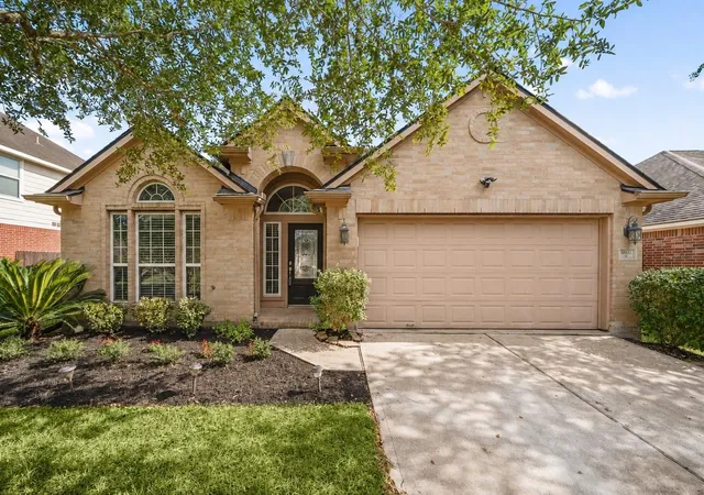 1st image of 10422 Antelope Aly, Missouri City, TX 77459 | MLS# 42100393