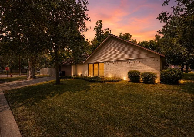 Photo 3 of Single family home for sale at 1103 Pecan Cir, Seabrook, TX 77586 | MLS# 58191949 | Listing updated on 2026-09-15