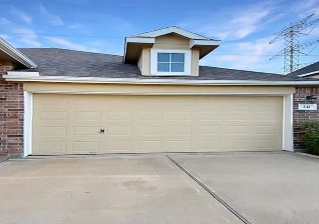 32nd image of 341 Lake Line Dr, Alvin, TX 77511 | MLS# 18200866