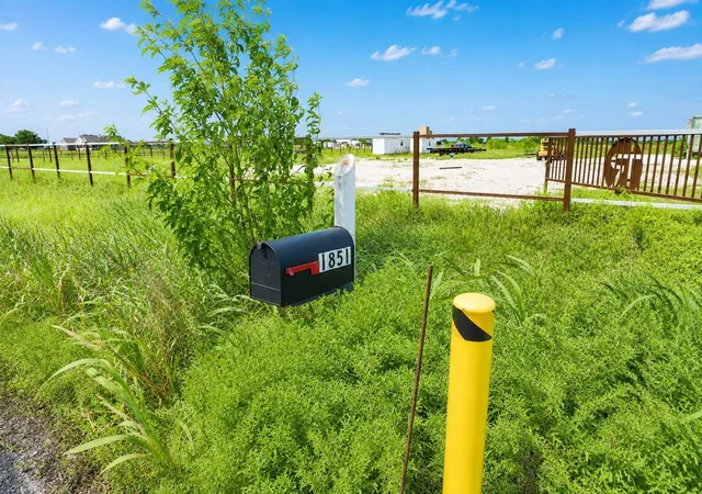 Photo 3 of Sale Pending at 1851 County Rd 610, Dayton, TX 77535 | MLS# 59789581 | Listing updated on 2026-09-10