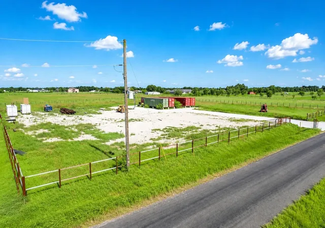 Photo 4 of Sale Pending at 1851 County Rd 610, Dayton, TX 77535 | MLS# 59789581 | Listing updated on 2026-09-10