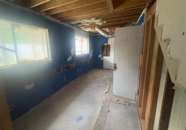 Photo 3 of Single family home for sale at 10203 Heather Hl Dr, Houston, TX 77086 | MLS# 14389736 | Listing updated on 2026-09-22
