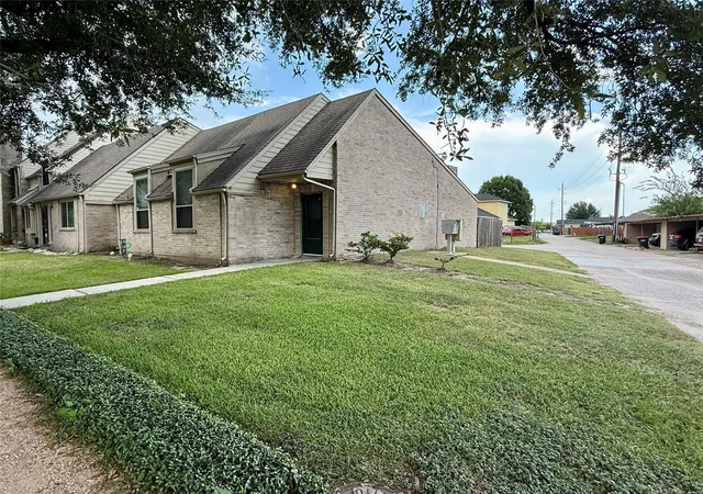 Photo 1 of Townhouse for sale at 15510 Weldon Dr, Houston, TX 77032 | MLS# 25121728 | Listing updated on 2026-08-16