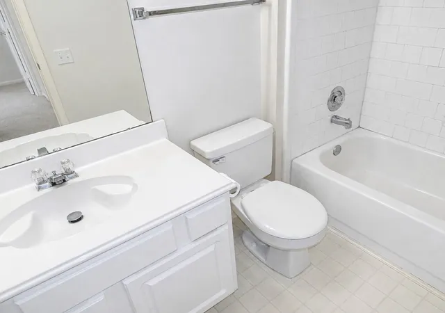 Photo 3 of Single family home for sale at 3904 Spring Cir Dr E, Pearland, TX 77584 | MLS# 69898919 | Listing updated on 2026-09-12