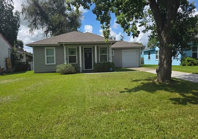 1st image of 1208 Chevy Chase Dr, Angleton, TX 77515 | MLS# 61904781
