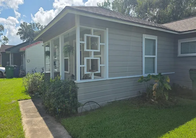 4th image of 1208 Chevy Chase Dr, Angleton, TX 77515 | MLS# 61904781