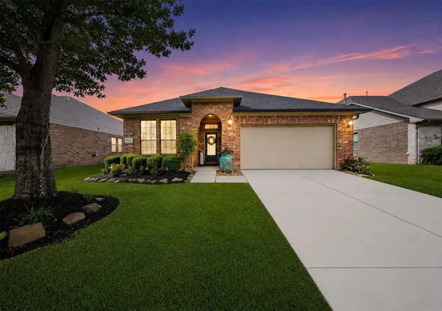 2nd image of 8635 Sunny Gallop Dr, Tomball, TX 77375 | MLS# 13840539