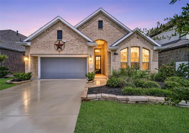 Photo 3 of Single family home for sale at 4611 Silver Moon Dr, Spring, TX 77386 | MLS# 37866130 | Listing updated on 2026-09-20