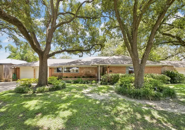 1st image of 1702 Cranway Dr, Houston, TX 77055 | MLS# 10259246