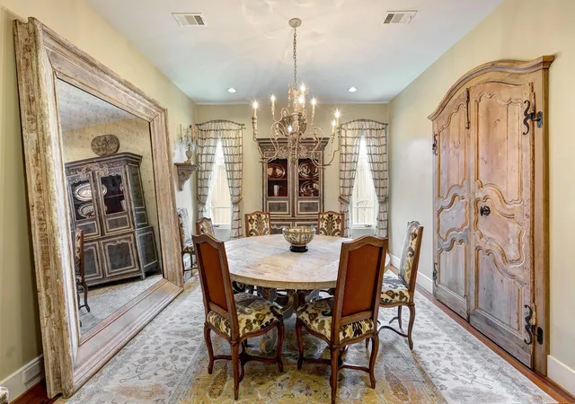 Photo 3 of Single family home for sale at 16 Lana Ln #B, Houston, TX 77027 | MLS# 71927693 | Listing updated on 2026-09-06