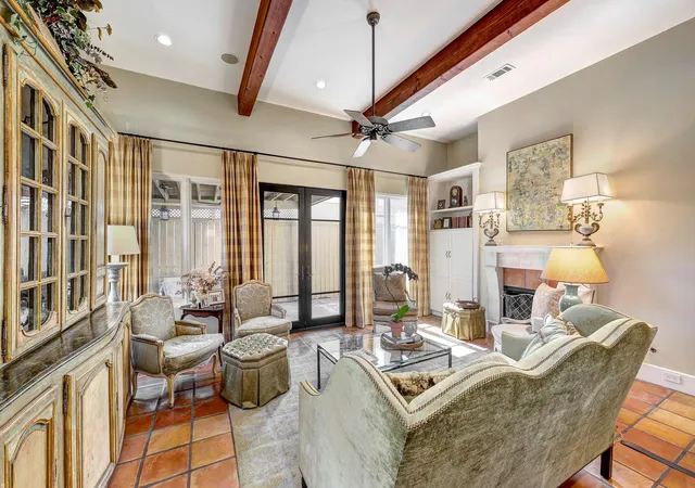 Photo 4 of Single family home for sale at 16 Lana Ln #B, Houston, TX 77027 | MLS# 71927693 | Listing updated on 2026-09-06
