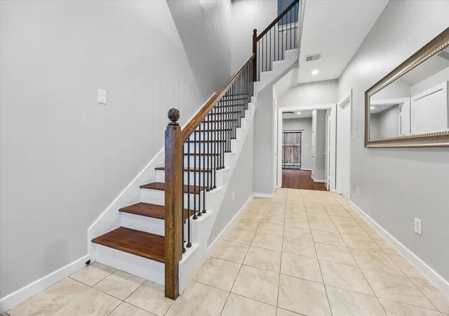 3rd image of 3717 Stanford St #C, Houston, TX 77006 | MLS# 3462116