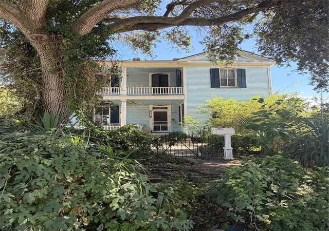 Photo 2 of Sale Pending at 2725 Avenue P 1/2, Galveston, TX 77550 | MLS# 90876543 | Listing updated on 2026-09-01