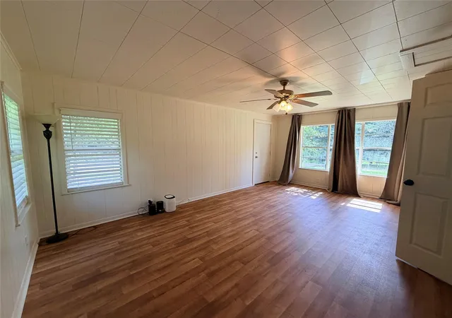 Photo 3 of Single family home for sale at 302 County Rd 4473, Warren, TX 77664 | MLS# 10924239 | Listing updated on 2026-10-07