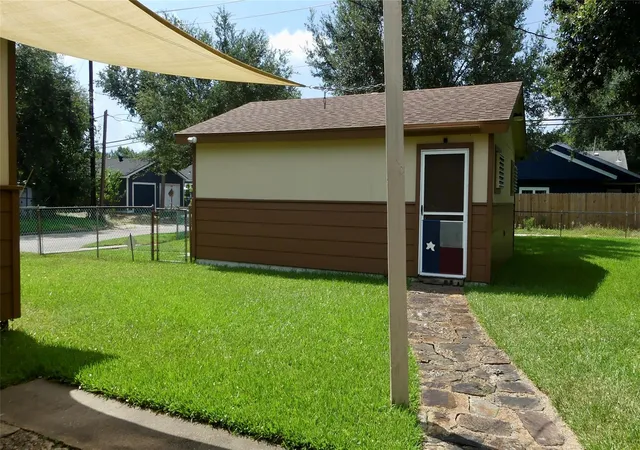 Photo 3 of Single family home for sale at 801 19th Avenue N, Texas City, TX 77590 | MLS# 62801882 | Listing updated on 2026-09-09