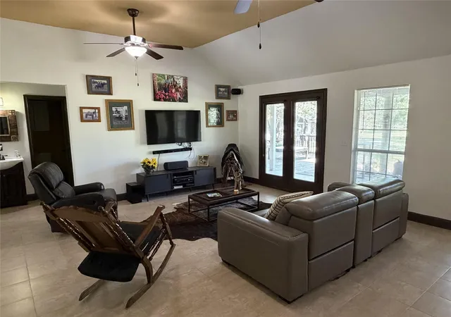 4th image of 640 County Road 119, Hallettsville, TX 77964 | MLS# 24714931